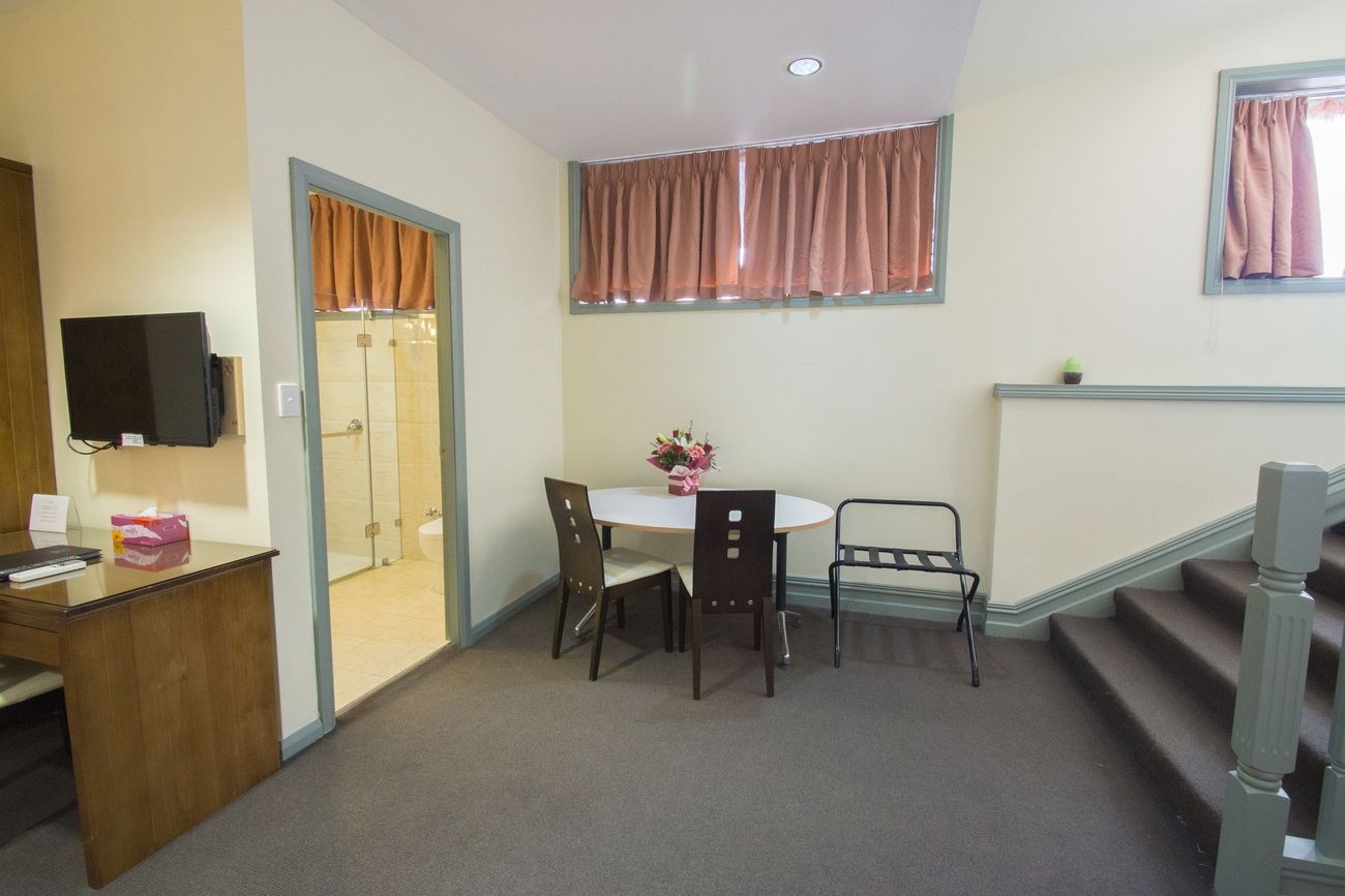 Longterm Twin Towers Inn Twin Towers Inn